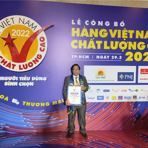 Công ty CP phân hữu cơ humic Quảng Ngãi được vinh danh Hàng Việt Nam chất lượng cao năm 2022